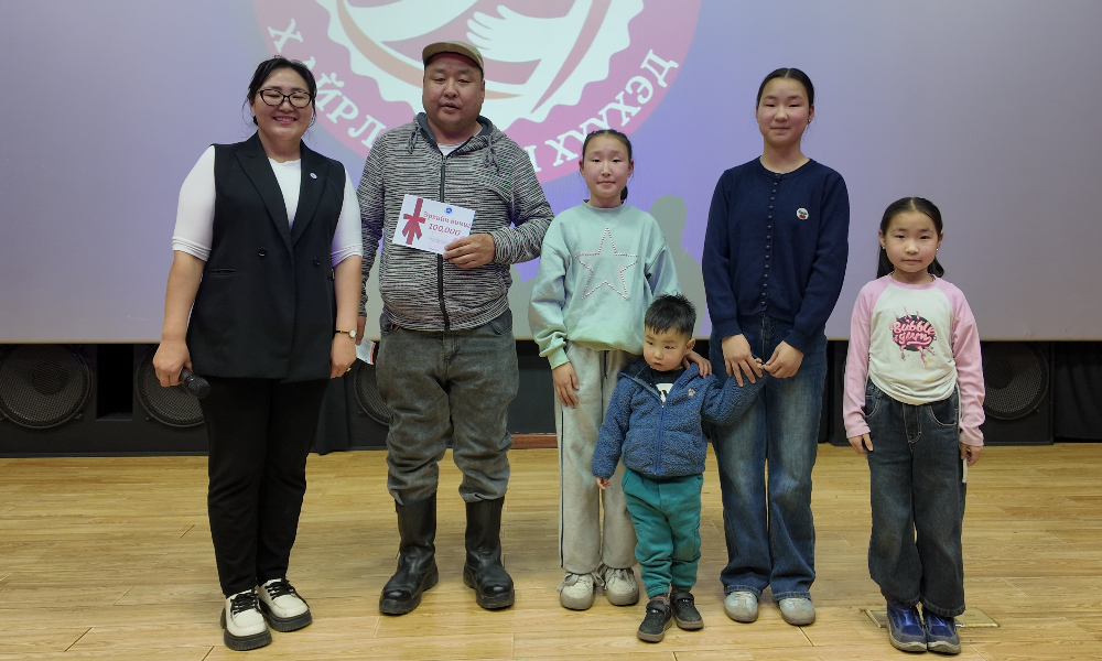 Аймгийн Засаг даргын захирамжаар сар бүрийн эхний долоо хоногийн баасан гарагийг “Гэр бүлийн өдөр” болгон албан ёсоор зарласан билээ.
♥️🎬 Энэ сарын эхний “Гэр бүлийн өдөр” 04 дүгээр сарын 03-ны өдөр буюу өнөөдөр тохиож байна.
♥️Өнөөдөр олон гэр бүл Орхон кино театрт хүрэлцэн ирж, кино үзэнгээ хүүхдүүдтэйгээ хамт нэгэн дурсамжтай үдшийг өнгөрүүлж байна. 
♥️Мөн арга хэмжээний хүрээнд өртөөчилсөн богино хэмжээний сонирхолтой үйл ажиллагаанууд зохион байгуулагдаж байна.
👨‍👩‍👧‍👦 Гэр бүлдээ цаг гаргаж, халуун дулаан уур амьсгалыг бүрдүүлцгээе.
#ГэрбүлийнӨдөр
#ЦагГаргая
#Хүүхэд_Гэр_Бүл ❤️